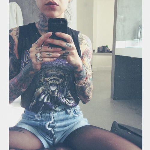 gogoblackwater:  I wish life was shorts weather all year round. #ootd