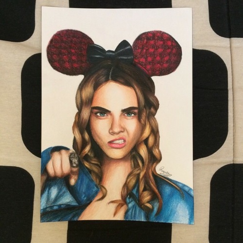 raqueldraw:Cara DelevingneCara Delevinge Draw by @raqueldraw very cool <3 