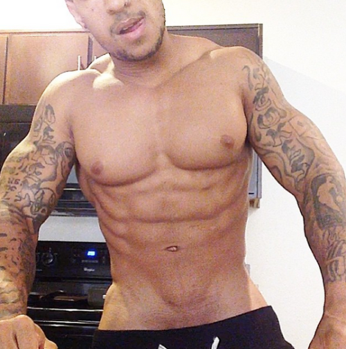 dominicanblackboy:  A sexy gorgeous moment wit hot tatted muscle yummy dick Derek Tramel!😍