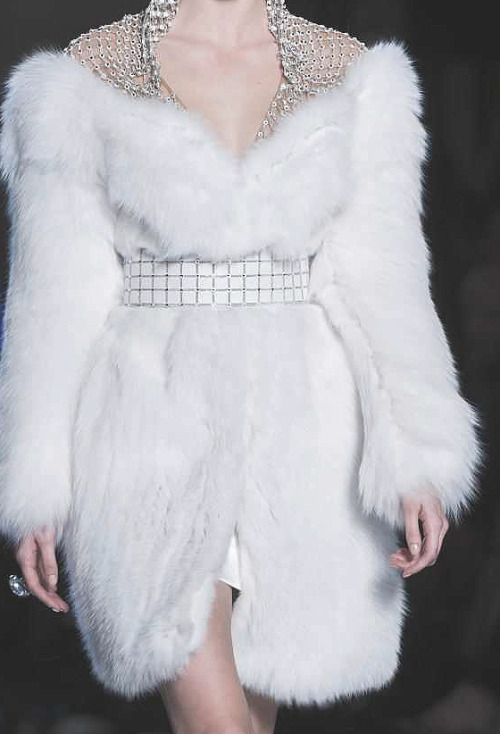 nectarine-nectar: versace atelierss 14