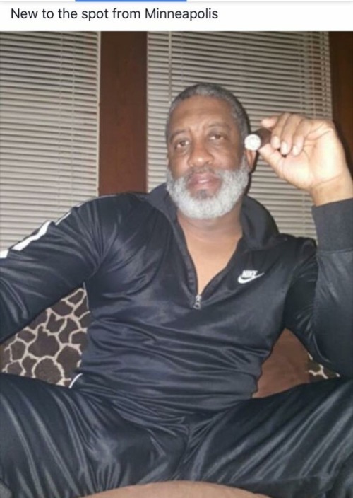 theblackbigdick: Ok pops don’t get slobbed up
