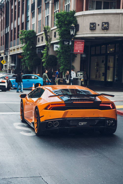 rvlker:  Huracan on Santana Row