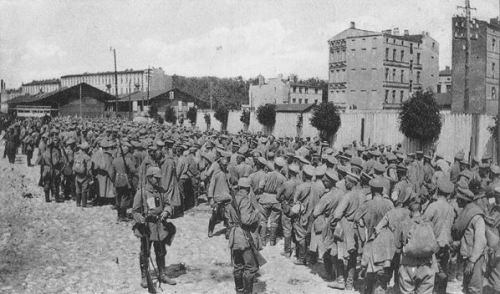 historia-polski: WWI on Polish Lands Civilians wandering and homeless after their villages were take