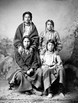 sisterwolf:  Mandan Hidatsa Men, 1884 