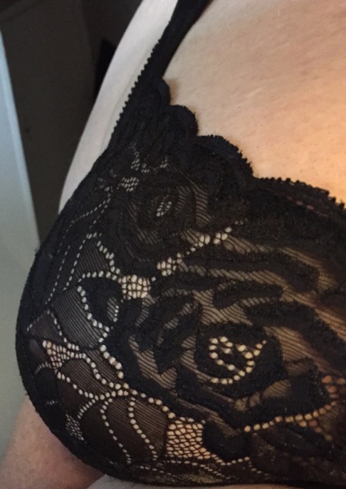 New black lace bra