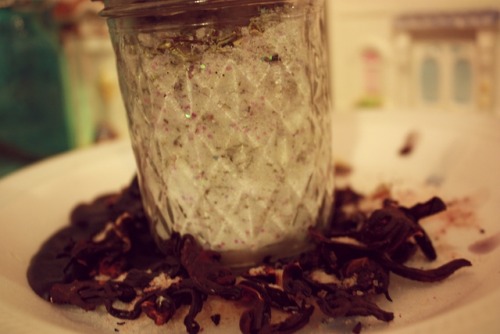 witch-vomit:☄☇SUGAR JAR [ROOTWORK] (a faster alternative to honey)   Sweetening jars are used in hoo