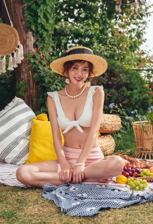 Lee Chae Eun - June 18, 2018 Set