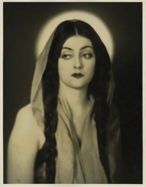 hauntedbystorytelling:Eve Southern in ‘A Woman of the Sea’, 1926 / src: imgur