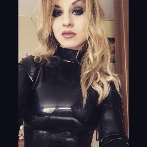 latexandfemdom.tumblr.com/