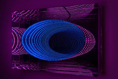 staceythinx:  Infinity LED light art by Hans Kotter Kotter on his work:  No other element inﬂuences our planet more than light. Light has enchanted me because of its inﬁnite variations and this aspect inspired me to investigate its composition and