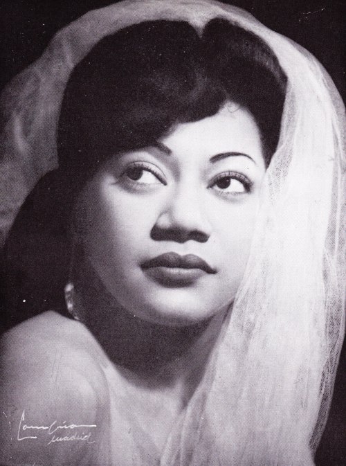 classicladiesofcolor:Singer Elsie Bayron was known as “La Venus de ébano”. She was born in Cuba (a c