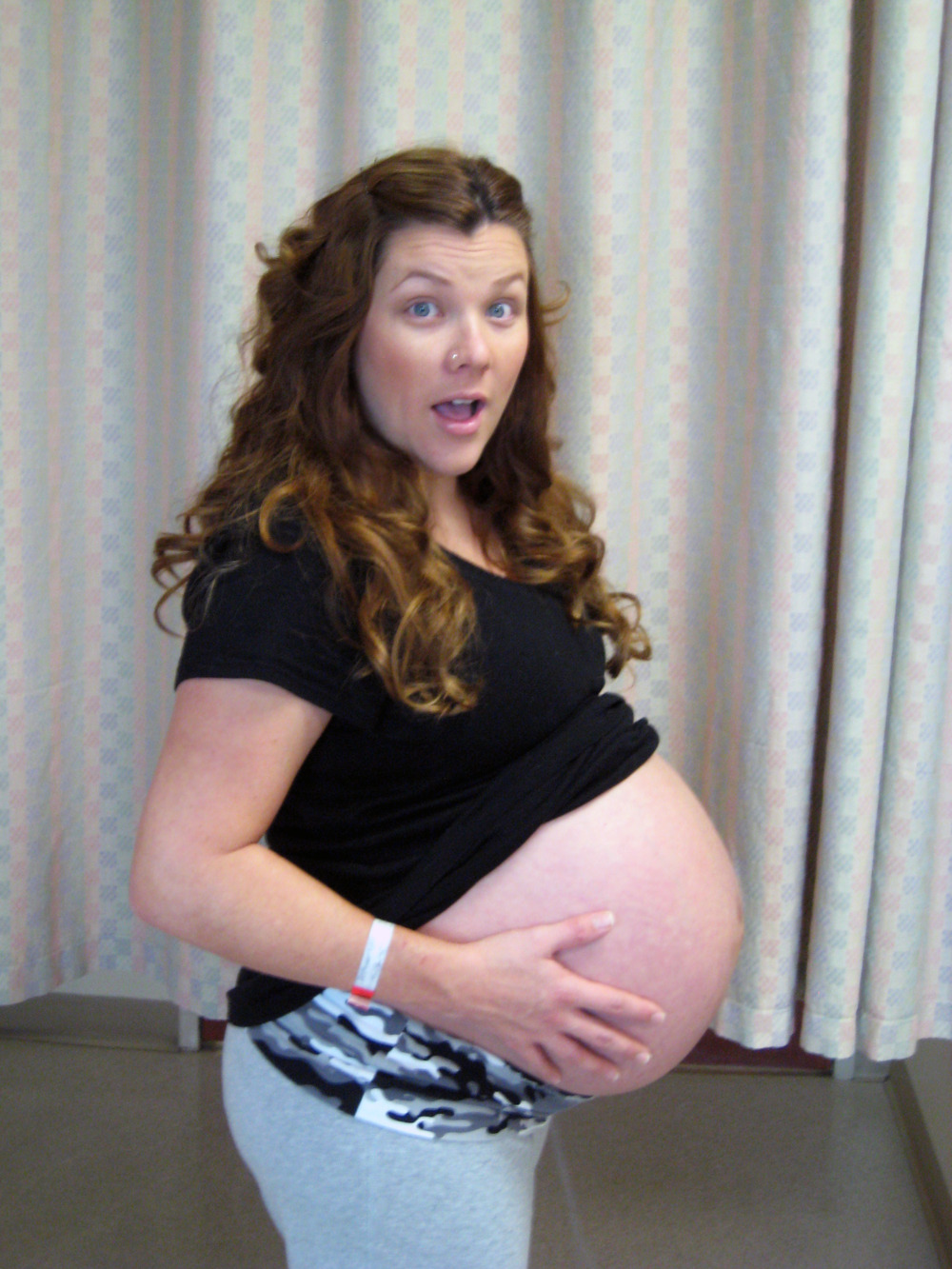 preggofun:  hotpregbitches:  Follow our Blog at : http://hotpregbitches.tumblr.com/