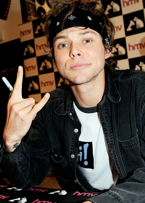 fivesource:  5 Seconds of Summer signing their new release at HMV on June 30th, 2014.