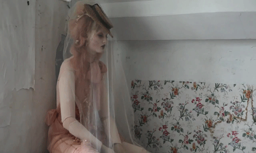 dennia-d:  My broken doll 