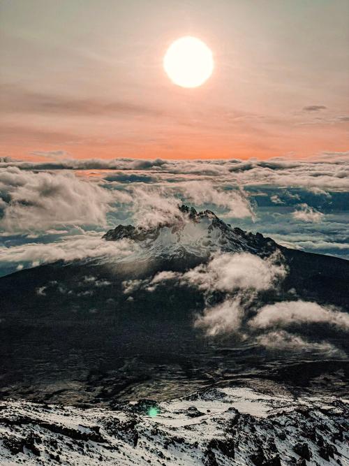 oneshotolive:  Sunrise at Kilimanjaro - view from Kibu peak on Mawenzi peak 22/02/2022 [OC] [3024 × 4032] 📷: jandrzeusz 