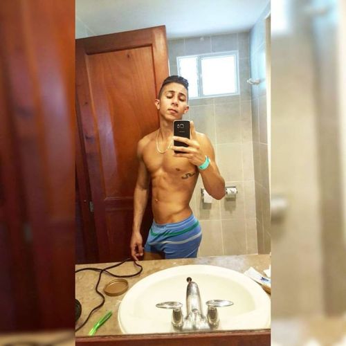 VENEZUELABULGE - Look At Me - Mirame