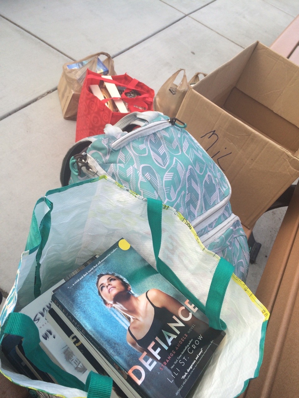 hella-bogus:  we did a book thing   so many books