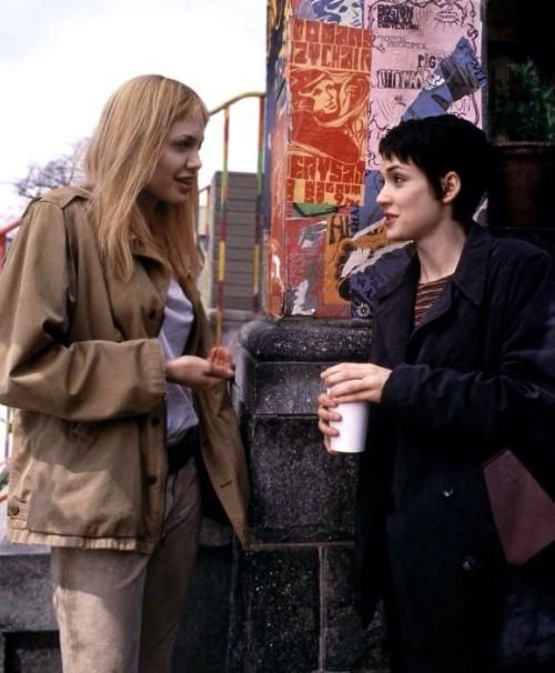 driesvano:Winona Ryder and Angelina Jolie on the set of Girl, Interrupted (1999)