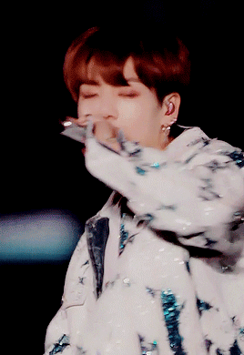 dazzlingkai:jungkook ♡ dope「love yourself world tour; japan」