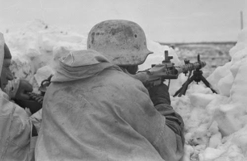 historicalfirearms: The MG34   The German MG34 was developed to fulfil the Wehrmacht’s Einheitsmaschinengewehr or universal machine gun concept. A machine gun that could be used in a variety of roles. The MG34 is widely considered the world’s first