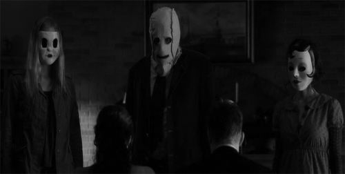thedarkestchamber:  I’m sorry but I gotta build up a queue….Anyways this gif looks 3 times better in black & white 