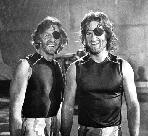 yellingatmytv: birthmoviesdeath:  Kurt Russell and his stunt double Dick Warlock on the set of ESCAPE FROM NEW YORK. - RET  DICK WARLOCK 