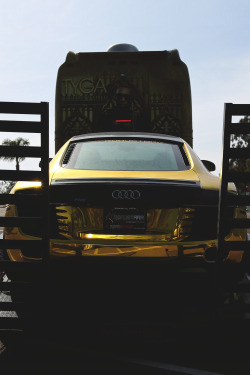 drugera:  Tyga’s gold Audi R8