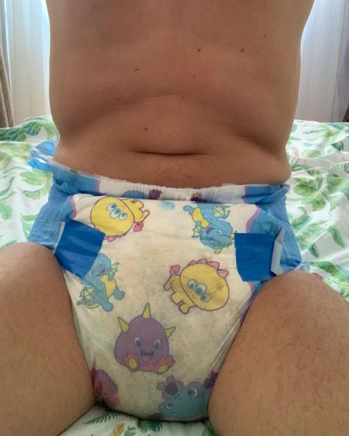 Recicling and doubling diaper #diaperlover #adultdiaper #adultdiapers #wetdiaper #abdl #diaperguy #d