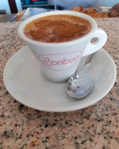 #26Settembre🗓 #BonBon ☕ macchiato cannellato! 😉 Stamane. E visita ⛪ dai frati http://www.abbaziadiseregno.com/pages/informazini-e-contatti e #DonOrione, visita doverosa ed immancabile al Campo Santo due “piccoli” acquisti da Calzedonia...