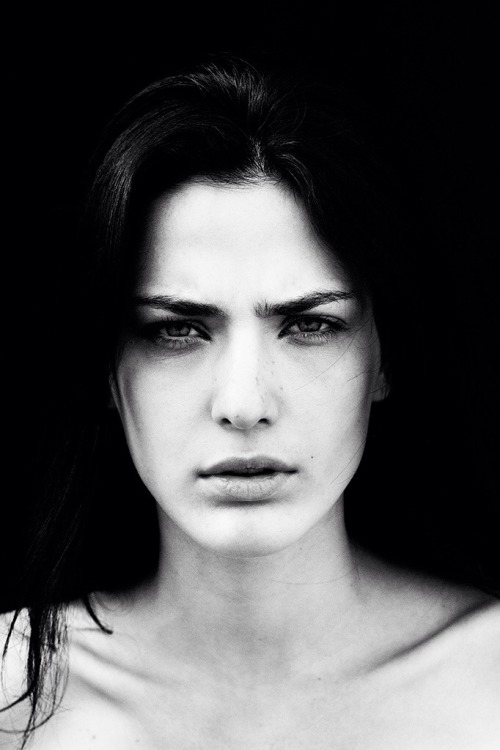 candysroom25:  Faces I love… Such beautiful eyes. And I love that she’s smoking in that bottom pic. 