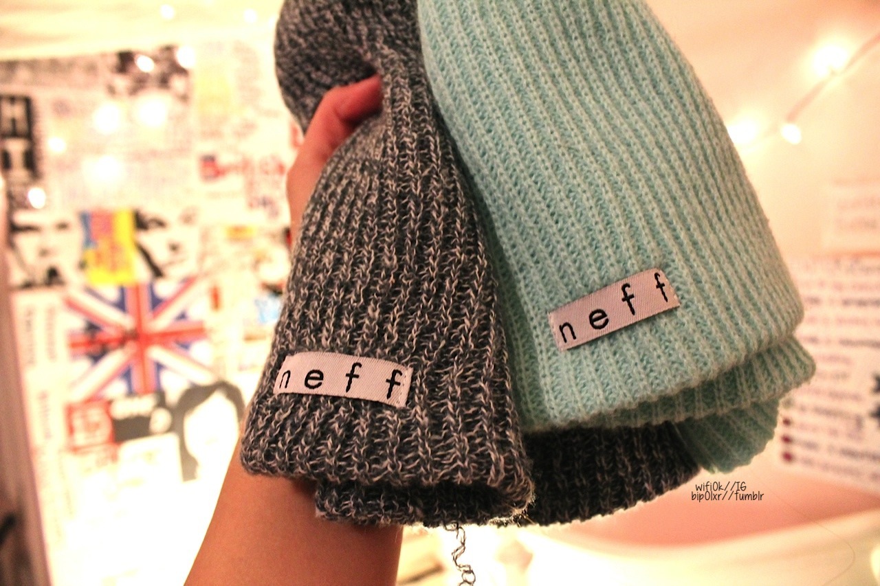 bip0lxr:  sorry for poopy lighting ): my quality instagram - @wifi0k her room 