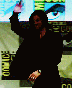 twinkjared:  [x]: Jensen and Jared greeting each other at the Supernatural panel