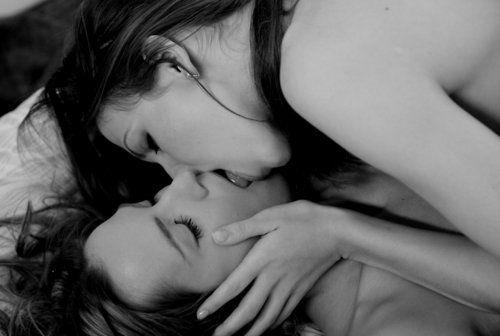 2girlsarebetter:  Click here for more hot girl on girl pics