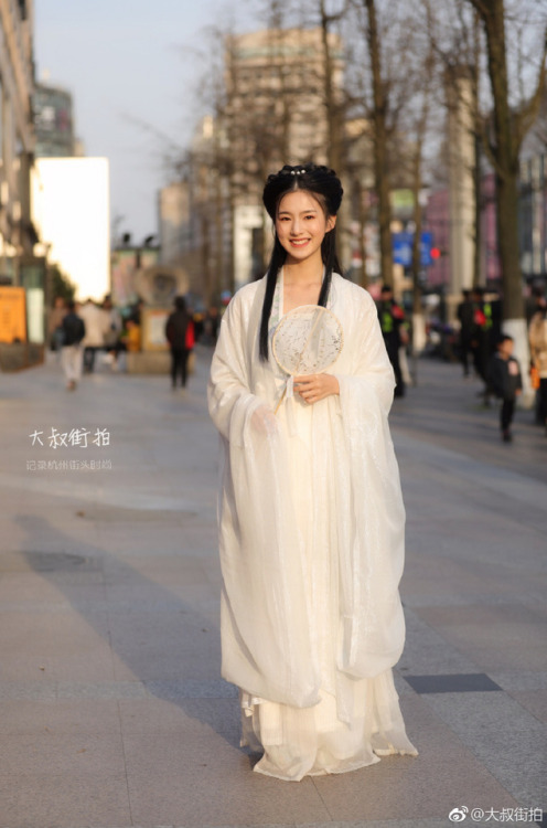 Hanfu on the street: whiteSources: one, two, three, four, five, six