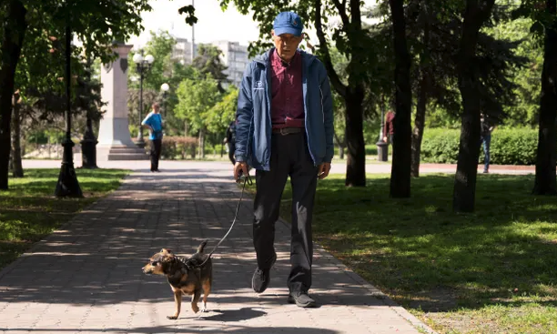 Ukrainian who walked 140 miles to safety fears for his canine companion Pedin’s tenderness towards his dog is evident. 