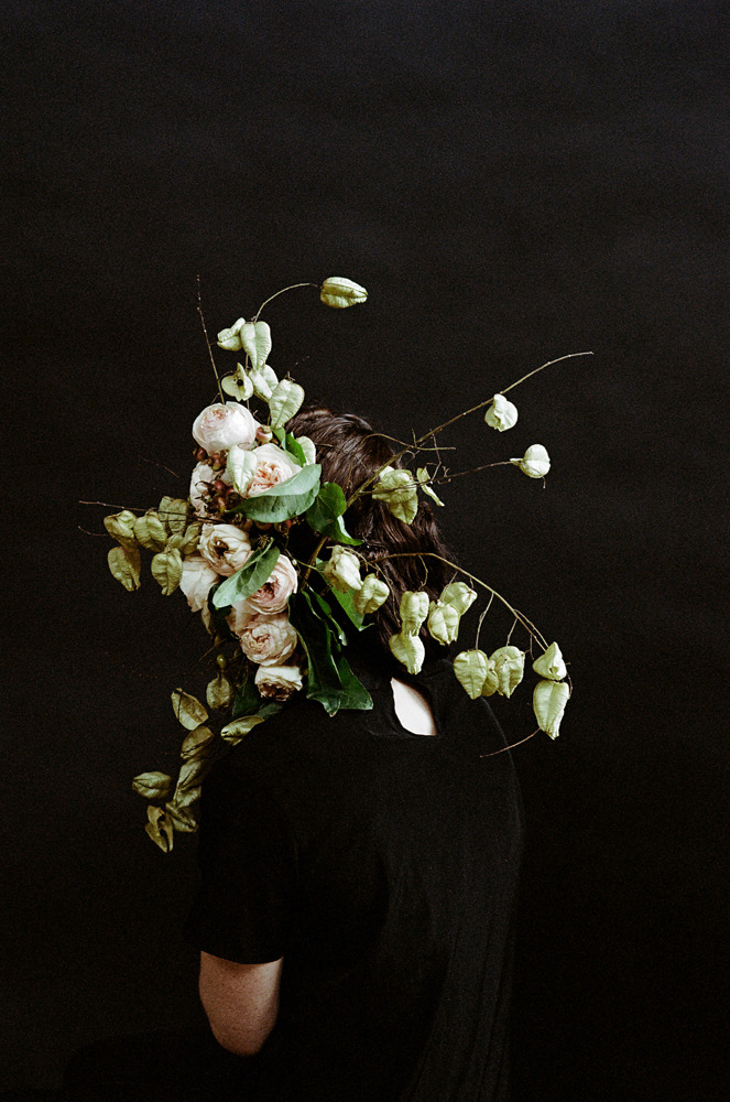 mallowtree:  digbicks:  Photographer Parker Fitzgerald (on Tumblr) and floral designer Riley