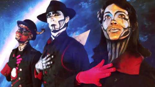 officialsteampoweredgiraffe:  E3 2015 is upon us, and with it comes exciting news about SteamWorld Heist! This game features music by your favorite automatons, Steam Powered Giraffe, and we can’t wait to show you more!SteamWorld Heist is a game about