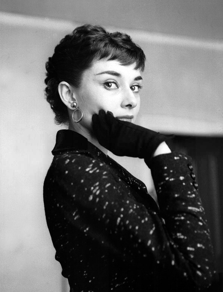 rareaudreyhepburn:  Audrey Hepburn photographed at her London home for the Sunday