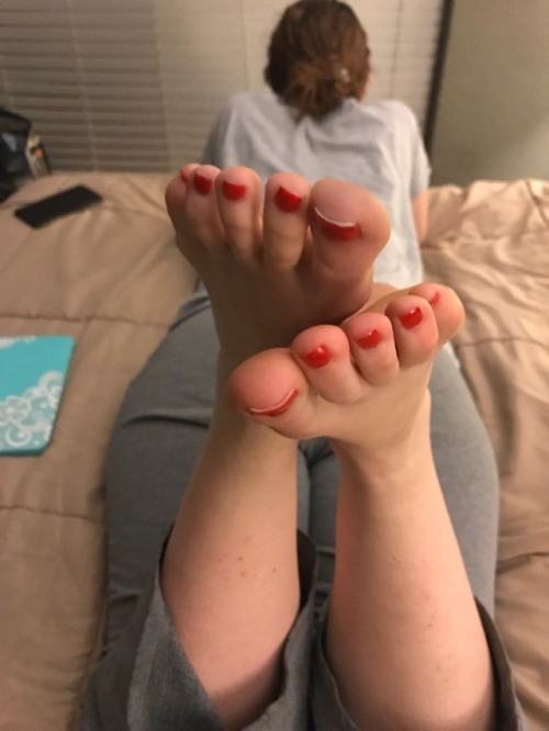 ffcpl: Love those red toes, testing camera work out