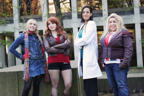 seafoam-photography:  Companions <3 Whovian meetup at Sakura Con. Boomtown Rose: pinkpolicebox Martha: zygom4t1c4rch EC Rose: arkytior-and-the-wolf 