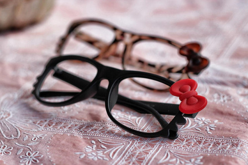 ooseo: Hello Kitty Glasses (by kbo)