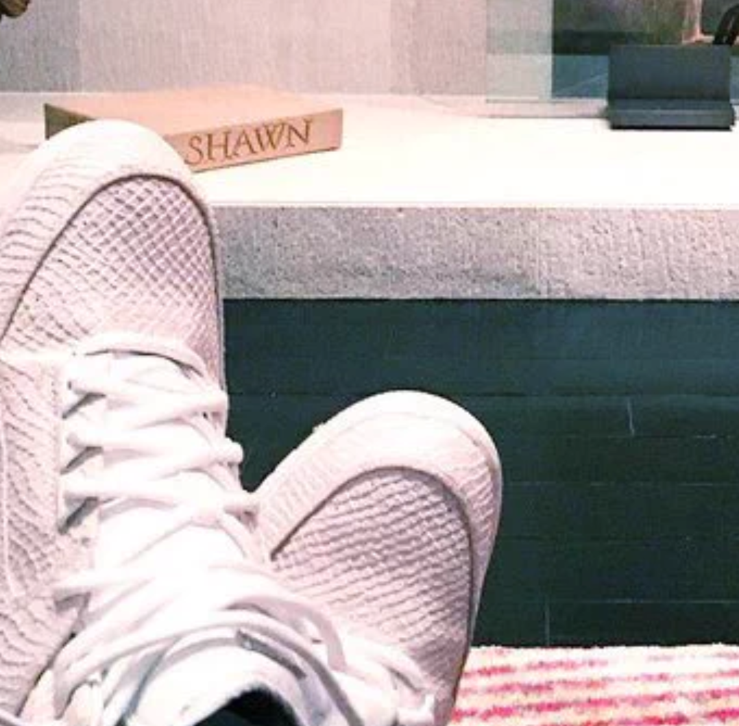 yivialo:  babyhairxafros: yivialo:  SHAWN  That’s where she keeps his dick pics