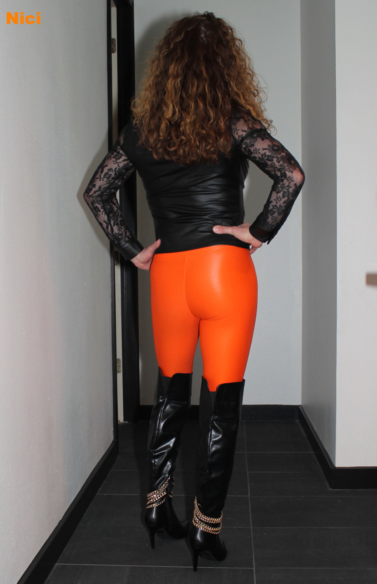 Nice women — Orange Takara Shine leggings by Carbon 38, lace