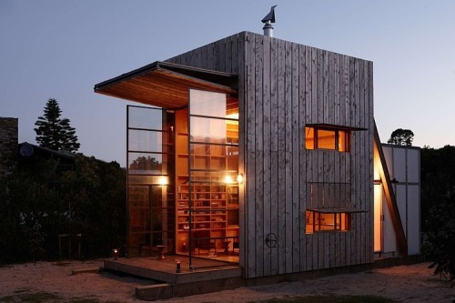 Beach Hut by Crosson Clarke Carnachan Architects.(via Beach Hut by Crosson Clarke Carnachan Architec