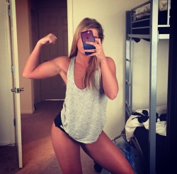 dirty-flirty-fitness:  Selfie mirror for