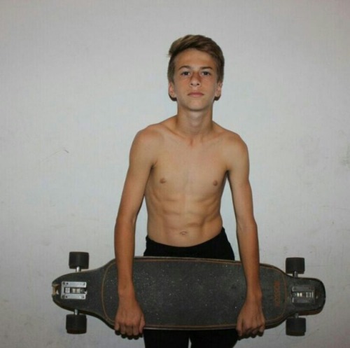 https://horniboisteenbois.tumblr.com/post/169222022293