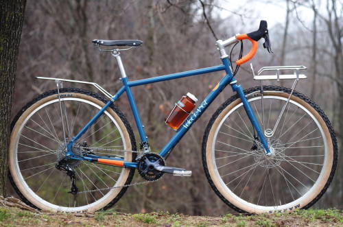 veloorange:  Piolet with Hydro Road velo-orange.blogspot.com/2016/01/drops-on-chriss-piolet.h