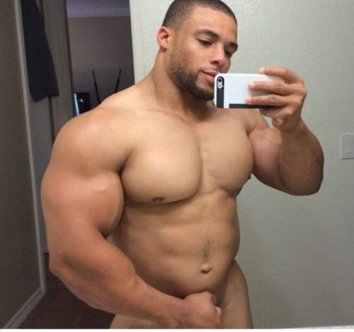 musclegalore:  bigguythings:  oofahpapa:  kanehoa:  getnbiggrto:  Damn.  Dam u fine  ♂♂ http://oofahpapa.tumblr.com/archive  Just Big Guys: 09/10   Take it off big man!