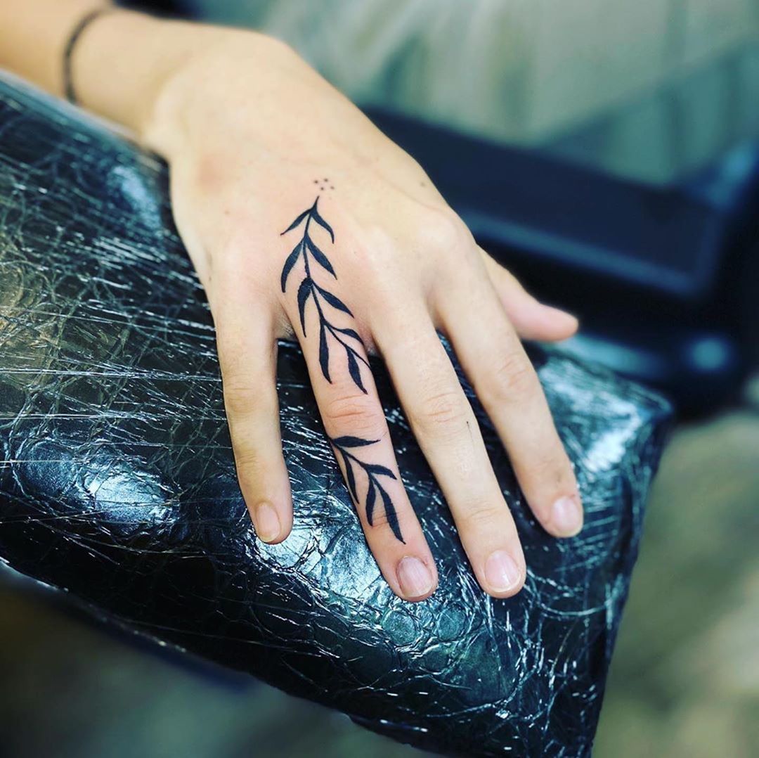 dragon finger' in Fineline Tattoos • Search in +1.3M Tattoos Now • Tattoodo
