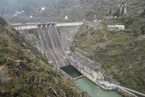archatlas:  Saltos del Navía Carlos Copertone [via]